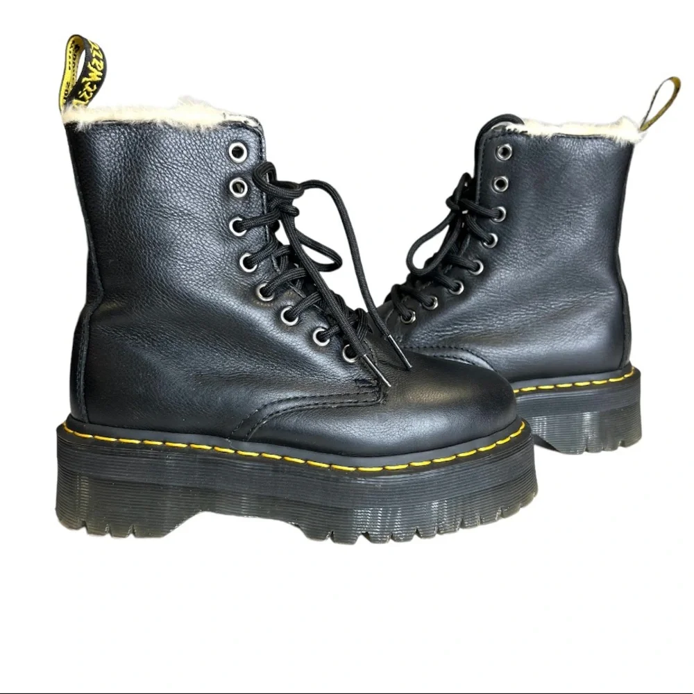 Dr. Marten Jadon Faux Fur Lined Leather Platform Boot  Sz 5 - Picture 3 of 13